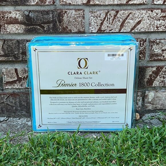 1800 Thread Count: BEACH BLUE Color, Deep Pockets, Premier 4 Piece Bed Sheet Set - Picture 2 of 2